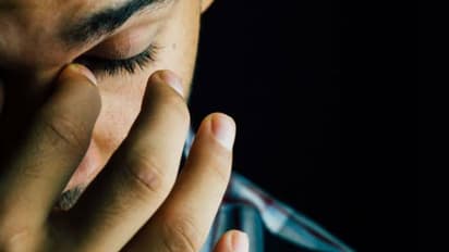 'നീ ഒരാണല്ലേ, കരയാന്‍ പാടുണ്ടോ?'; ആണിനെ അപകടപ്പെടുത്തുന്ന 'പൗരുഷം'