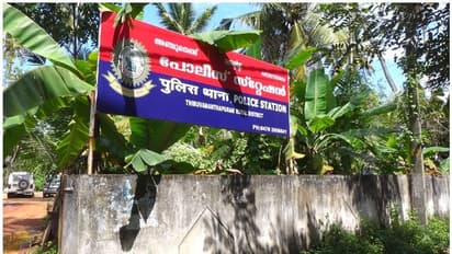 തിരുവനന്തപുരം അഞ്ചുതെങ്ങിൽ വാഹന പരിശോധനക്കിടെ പൊലീസും മത്സ്യത്തൊഴിലാളികളും തമ്മിൽ കയ്യാങ്കളി