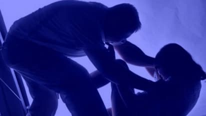 அடங்காத கள்ளக்காதல்..! பெண் போலீசுக்கு மிரட்டல் விடுத்த கள்ளக்காதலி..தாலி கட்டிய மனைவிக்கு நேர்ந்த சோகம்..!