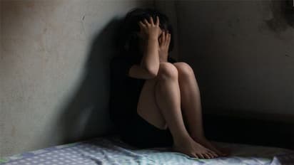 15 வயது சிறுமியை ரயிலுக்குள் வைத்து அனுபவித்த காமக்கொடூரன்... சென்ட்ரல் ரயில் நிலையத்தில் ஜம்மு- காஷ்மீர் ஆசாமி அட்டூழியம்..!