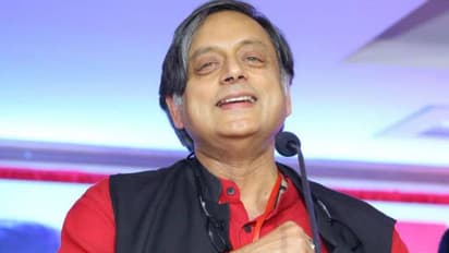 ശശി തരൂരിന് മലയാളത്തില് ജന്മദിനാശംസകള് നേര്ന്ന് മോദി; ഹൃദയം തൊട്ടെന്ന് ശശി തരൂര്