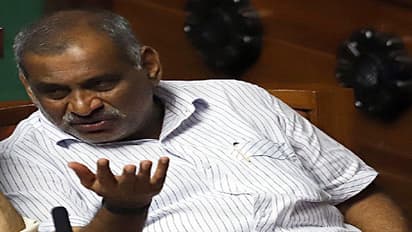 ಬೈ ಎಲೆಕ್ಷನ್ ಹೊತ್ತಲ್ಲಿ ಕಿರಿಕ್: ಉಸ್ತುವಾರಿಯಿಂದ ಮಾಧುಸ್ವಾಮಿ ಔಟ್..!