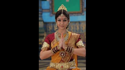 அம்மனாக தரிசனம் தந்து பரவசப்படுத்திய நயன்தாரா... பட்டையைக் கிளம்பும் “மூக்குத்தி அம்மன்” செகண்ட் லுக்...!