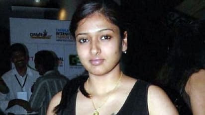 பாஜகவையே கழகமாக்கிய சர்ச்சை நடிகை..!! சொந்த கட்சிகாரர்களே வச்சு செய்யும் விமர்சனம்..!!