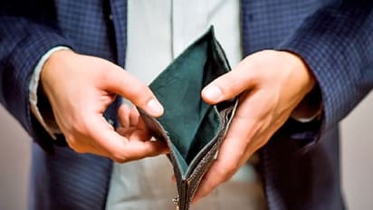 ক্রমাগত অর্থহানি ও অবাঞ্ছিত কাজের চাপের কারণ হতে পারে এই গ্রহ, জেনে নিন প্রতিকার