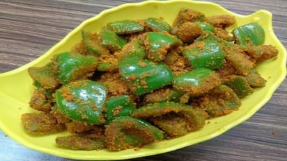 बनाएं बेसन-शिमला मिर्च की सब्जी, सर्दियों में लगती है अच्छी