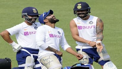 গোলাপি বলে মারকুটে মেজাজে কোহলি, বাংলাদেশ বধের ছক তৈরি ভারতের