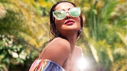 மிளிரும் உடலில் ஜொலிக்கும் நகை மட்டும் அணிந்து... பாத்ரூமில் மிட் நைட் ஹாட் போட்டோ ஷூட் நடத்திய ரைசா!