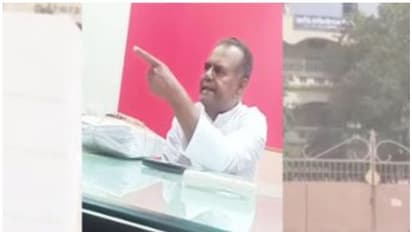 மாணவிகளிடம் ஆபாச வீடியோ காட்டி துன்புறுத்தல்..! பள்ளி தாளாளரின் செய்த அதிர்ச்சி காட்சி..!