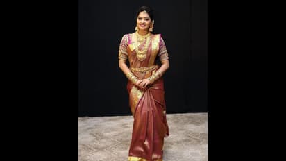 கோவில் சிலையாக மின்னும் அழகு... சின்னத்திரை இளவரசி ரக்சிதா மகாலட்சுமி... அழகில் சொக்க வைக்கும் புகைப்படங்கள்...!