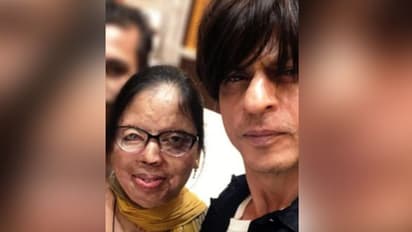 নবদম্পতিকে শুভেচ্ছাবার্তা শাহরুখের, ট্যুইটে শেয়ার করলেন ছবি