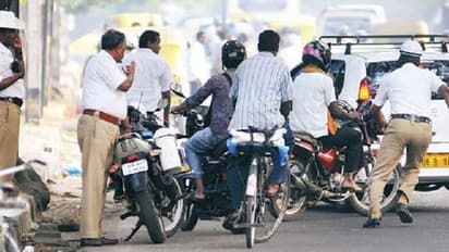 ஹெல்மெட் போடாம வண்டி ஓட்டுறவங்கள துரத்தி பிடிக்காதீங்க !! காவல் துறையினருக்கு கோர்ட் எச்சரிக்கை !!