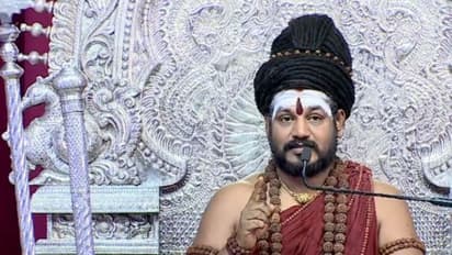 ஆசிட் ஊற்றி அழிக்கப்பார்க்கிறாங்களே... அலறித் துடிக்கும் நித்யானந்தா..!