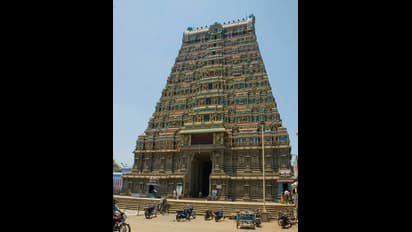 ಮೈಸೂರು: ಚುನಾವಣಾ ಗದ್ದಲ ಮುಗಿಸಿ ಗೆಲುವಿಗಾಗಿ ಅಭ್ಯರ್ಥಿಗಳ ಟೆಂಪಲ್ ರನ್