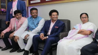 ইডেনে মুখ্যমন্ত্রী মমতা বন্দ্যোপাধ্যায়ের সঙ্গে জমাটি আড্ডায় সচিন