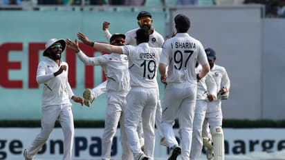 ಪಿಂಕ್ ಬಾಲ್ ಟೆಸ್ಟ್;  ಆಲೌಟ್ ಭೀತಿಯಲ್ಲಿ ಬಾಂಗ್ಲಾ, ಭಾರತಕ್ಕೆ ಭರ್ಜರಿ ಮೇಲುಗೈ!