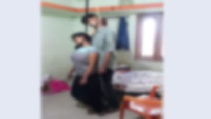 ఒకే ఫ్యాన్కు ఉరేసుకొని విశాఖలో నవ దంపతుల ఆత్మహత్య