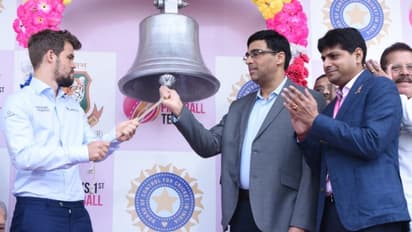 পিঙ্ক টেস্টের দ্বিতীয় দিনে ইডেন বেল বাজালেন আনন্দ ও কার্লসেন