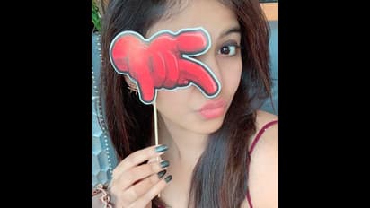 லட்டு மாதிரி இருந்த அஞ்சலியா இது..? புகைப்படத்தை பார்த்து பெருமூச்சு விடும் ரசிகர்கள்... அம்புட்டு அழகு பாஸ்..!