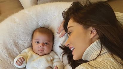 ஒரே நாளில் 5 லட்சம் லைக்குகளை குவித்த குட்டி ஸ்டார்... எமி ஜாக்சனின் செல்ல குட்டி போட்டோ பார்த்தீங்களா... எவ்வளவு அழகு...!