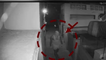 அரை நிர்வாண கோலம்..! நள்ளிரவில் சுற்றும் மர்ம நபர்..! பீதியில் பொதுமக்கள்..!