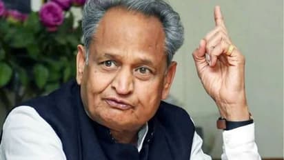 কোটি টাকার টোপ দিয়ে এবার তাঁর সরকারও ফেলতে চাইছে বিজেপি,তোপ দাগলেন মুখ্যমন্ত্রী গেহলট