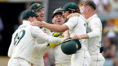 பாபர் அசாமுக்கு பிறகு மளமளவென சரிந்த பாகிஸ்தான்.. இன்னிங்ஸ் வித்தியாசத்தில் ஆஸ்திரேலியா அபார வெற்றி