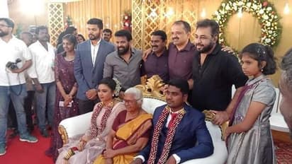 சீமானை கட்டியணைத்து வரவேற்ற பேரறிவாளன்..! அற்புதம்மாள் இல்ல திருமணத்தில் குவிந்த பிரபலங்கள்..!