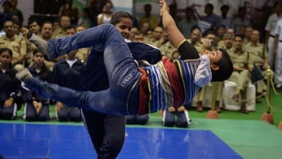 নারী সুরক্ষায় তেজস্বিনী প্রকল্প ফের আনল কলকাতা পুলিশ, আবেদন প্রক্রিয়া শুরু আজ থেকেই