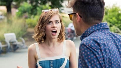 अगर पार्टनर करता हो ये 5 बातें तो हो जाएं सावधान, दे सकता है धोखा