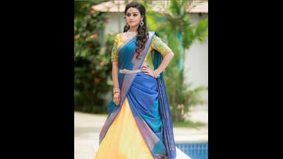 பட்டு புடவையில் பொறாமை படும் அழகு..! சின்னத்திரை நாயகி காயத்திரி யுவராஜின் புகைப்பட கேலரி..!