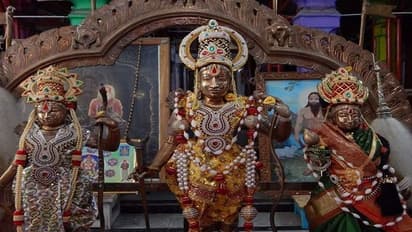 ಕರ್ನಾಟಕದ ಆಶ್ರಮವೊಂದರಲ್ಲಿವೆ ಅಯೋಧ್ಯೆ ರಾಮ-ಲಕ್ಷ್ಮಣ, ಸೀತಾ ಅಸಲಿ ವಿಗ್ರಹ!