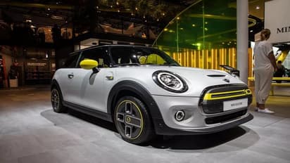 బీఎండబ్ల్యూ నుండి కొత్త ఎలక్ట్రిక్ కార్ : దీని ధర ఎంతంటే