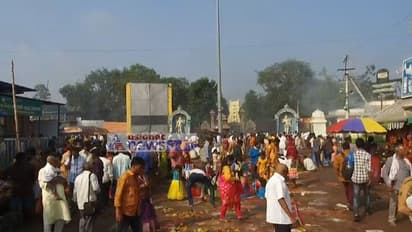 శ్రీశైలంకు పోటేత్తిన భక్తులు... నల్లమలలో భారీ ట్రాఫిక్ జామ్