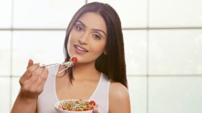 বিয়ের প্রস্তুতি চলছে, কনের সাজে নজর কাড়তে মেনে চলুন এই ডায়েট