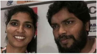 சபரி மலையில் நாப்கின் புரட்சி செய்த ரெஹானா ஃபாத்திமாவுடன் பா.ரஞ்சித்... ’ஒரு குருப்பாத்தான் அலையுறாங்களோ...’