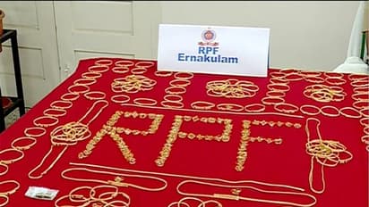 രേഖകളില്ലാതെ കടത്തിയ മുക്കാല് കിലോ സ്വര്ണവുമായി ഇതര സംസ്ഥാന തൊഴിലാളി കൊച്ചിയില് പിടിയില്