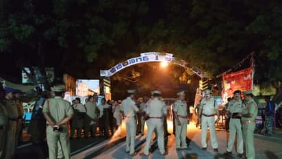 ఆర్టీసీ బస్ డిపోల వద్ద ఉద్రిక్తత: కార్మికుల అరెస్ట్