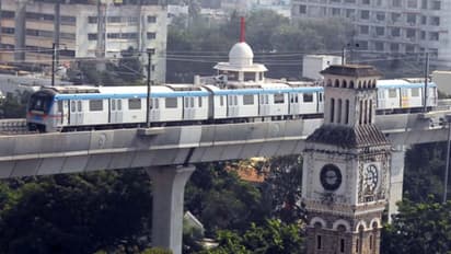 ఆందోళన విరమణ: సాయంత్రం మరోసారి మెట్రో అధికారులతో కాంట్రాక్టు ఉద్యోగుల చర్చలు