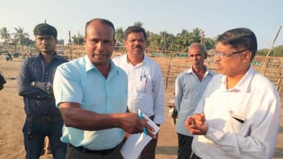 সবচেয়ে গরীব বিধায়ক, অথচ তাকে টোপ দিতে সাহসই করছে না কেউ