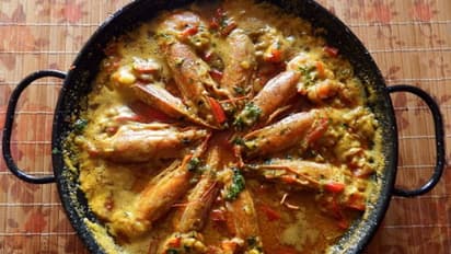 ইলিশ মরসুমে খানিক বিরতি, পাতে পড়ুক গলদা চিংড়ি, এবার স্বাদে দো পিঁয়াজা