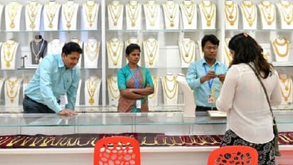Gold And Silver Price Today: శుభవార్త.. తగ్గిన పసిడి, వెండి ధరలు.. నేటి రేట్లు ఇలా..!