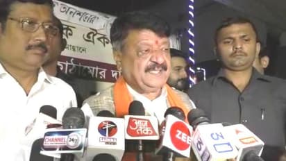 মূর্খের মতো কথা বলছেন শিক্ষামন্ত্রী, পার্শ্ব শিক্ষকদের পাশে দাঁড়িয়ে বললেন কৈলাস