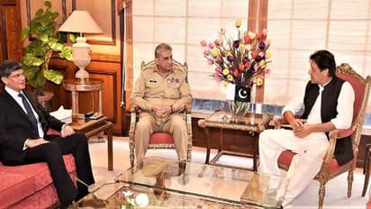 पाकिस्तान में सेना के कमांडरों ने की बाजवा के खिलाफ की बगावत!