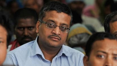 28 വര്ഷത്തിനിടെ 53 ട്രാന്സ്ഫര്; റോബര്ട്ട് വാദ്രയുടെ ഭൂമി ഇടപാട് റദ്ദാക്കിയ ഐഎഎസ് ഉദ്യോഗസ്ഥന് വീണ്ടും സ്ഥലം മാറ്റം