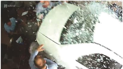 നിയന്ത്രണം വിട്ട കാര് കടയിലേക്ക് പാഞ്ഞുകയറി; നാല് പ്രവാസികള് രക്ഷപെട്ടത് തലനാരിഴയ്ക്ക് - വീഡിയോ