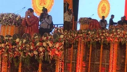 மகாராஷ்ட்ரா முதலமைச்சரானார் உத்தவ் தாக்ரே !! சோனியா, ராகுல் ஆப்சென்ட் !!