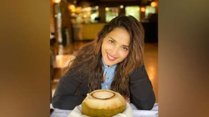 'ഇളനീര് പോലത്തെ ജീവിതം'; എന്തൊരു ചിരിയാണെന്ന് ആരാധകര്‍...