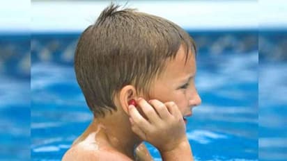 ചെവിയില് വെള്ളം കയറിയാല് തല കുലുക്കാറുണ്ടോ? എങ്കിൽ നിങ്ങളുടെ തലച്ചോറിന് സംഭവിക്കുന്നത്...