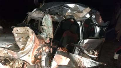 एक ही झटके में उजड़ गए 2 महिलाओं के सुहाग, शादी से लौट रहे 5 लोगों की सड़क हादसे में मौत